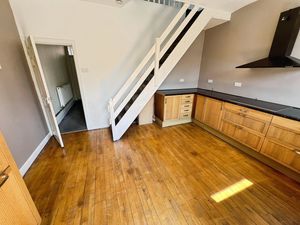 Kitchen- click for photo gallery
